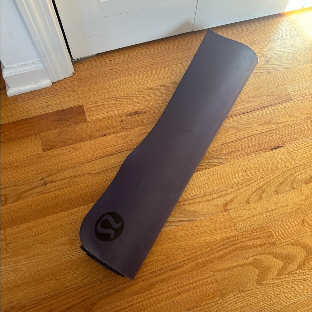 Lululemon logo dark purple yoga mat